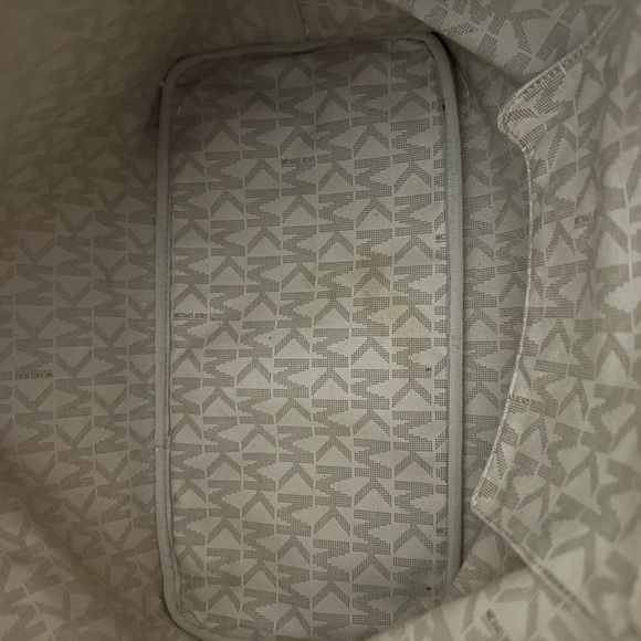 Michael Kors Jet Set Travel Large Top Zip Tote Vanilla Monogram - Picture 7 of 7